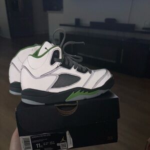 PreLOVED Jordan Retro 5 Sneakers - White and Green
